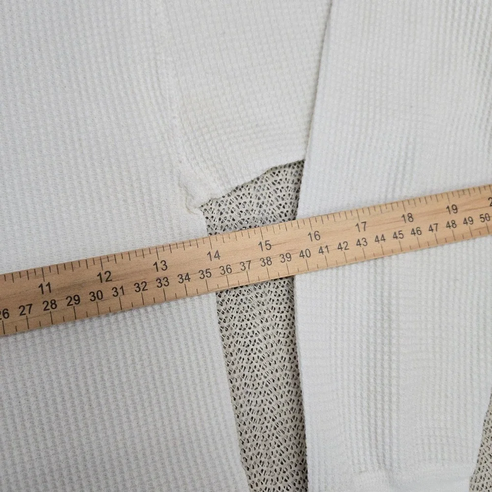 Vintage Hanes Shirt Mens Medium White Long Sleeve Thermal Undershirt USA